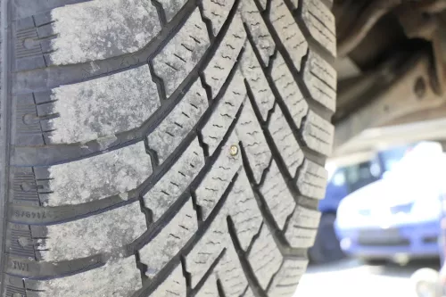 Audi A4 8E A6 4B Alufelgen 195/65 R15 91T Winterreifen Reifen 2-5mm 8E0601025 (156358)