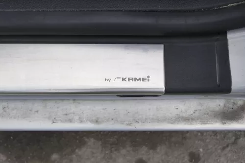 VW Golf 4 Einstiegsleisten rechts + links vorne 2/3-Türer vy E Kamei chrom silbe (156555)