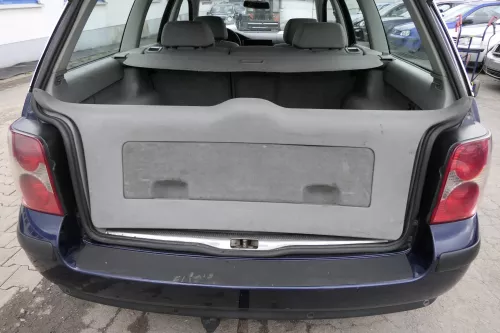 VW Passat 3B 3BG Kombi Abdeckung Verkleidung hinten Heckklappe grau
