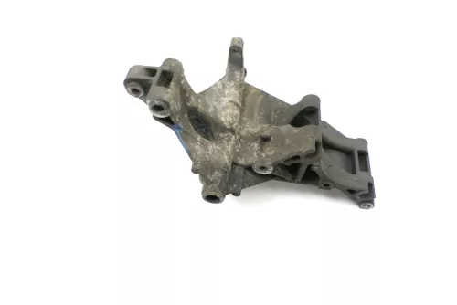 VW Golf 3 Halter Konsole Lichtmaschine Träger 1,9 TDI 90PS 028903139T  1Z AHU (156668)