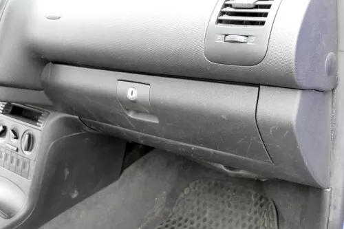 VW Lupo Seat Arosa Handschuhfach Fach Griff Klappe schwarz 6E1857101 Kratzer (156895)