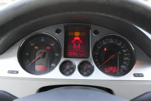 VW Passat 3C Tacho Tachometer 238.000km 3C0920870Q Diesel TDI  (157094)