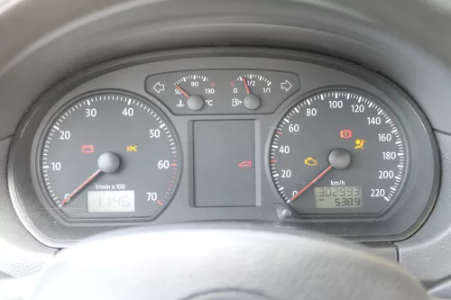 VW Polo 9N Tacho Tachometer Kombiinstrument 6Q0920803E 1,2 47kw 40kw 302.000KM