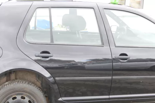 VW Golf 4 Limousine Tür hinten rechts schwarz LC9Z blackmagic (KEINkombi) p (157741)