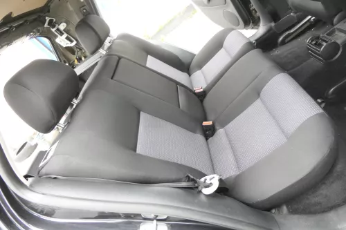 Golf 4 Limousine Sitz Rückbank Rücksitzbank Sitzfläche Sitze Kopfstützen schwarz (157744)