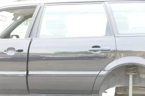 VW Passat 3A 35i Kombi Variant Tür hinten links schwarz LC9Z ohneAnbauteile