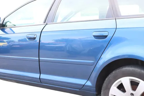 Audi A3 8P 4/5-Türer Tür hinten links Türblatt mit Rahmen blau LZ5C (157957)
