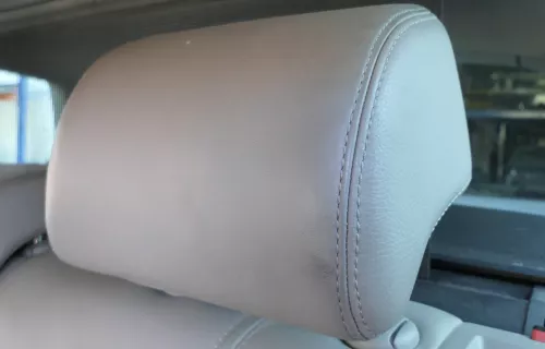 VW Passat 3C Kopfstütze Sitz hinten rechts o. links Leder latte macchiato braun (158284)