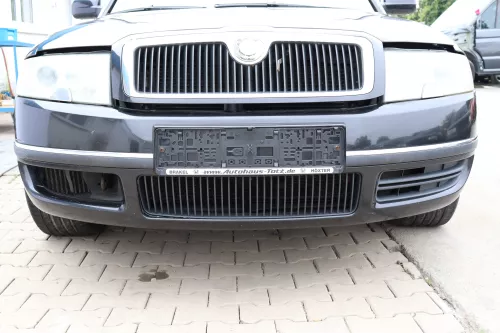 Skoda Superb 3U Stoßstange vorne Frontstoßstange schwarz LF9R 