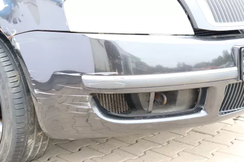 Skoda Superb 3U Stoßstange vorne Frontstoßstange schwarz LF9R  (158438)
