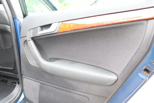 1x Audi A3 8P Türverkleidung Verkleidung Tür hinten rechts 4/5-Türer Holz (158495)