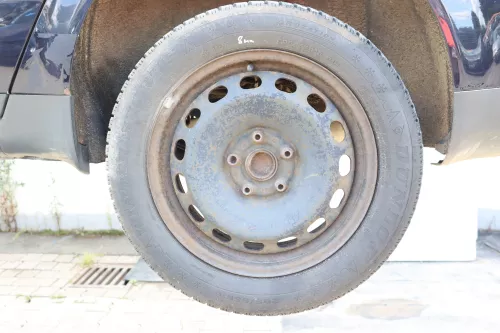 Skoda Superb 3U Passat 3BG Felgen Reifen Winterreifen M+S 205/55 R16 91H 5-8mm (158656)