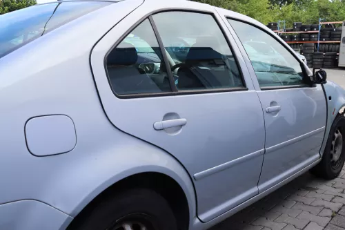 VW Bora Tür hinten rechts nur Limousine silber grau LB7Z (158801)