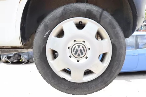 VW Polo 9N Felgen Reifen 165/70 R14 81T Sommerreifen ca. 4-6mm OHNE RADKAPPEN (159040)