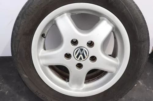 1x Audi A4 A6 Alufelge original 8D0071498 7j x15H2 ET45  LK 5x112  KBA 43393 (159133)