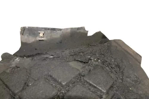 VW Passat 3BG A4 Unterfahrschutz Dämpfung Schutz unter Motor original - Mängel (159146)