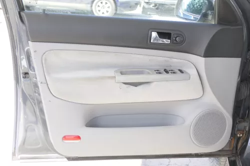 Golf 4 1J Limousine Türverkleidung Verkleidung Tür vorne links grau (159304)