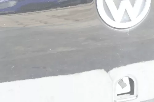 VW Fox 5Z Heckklappe Kofferraumklappe Klappe hinten + Scheibe schwarz L041 uni d (159474)