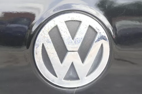 VW Fox 5Z Heckklappe Kofferraumklappe Klappe hinten + Scheibe schwarz L041 uni d (159474)