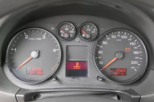 Audi A2 8Z Tacho Tachometer Kombiinstrument 167.000km 8Z0920900 X TDI 1.4 Diesel (159568)