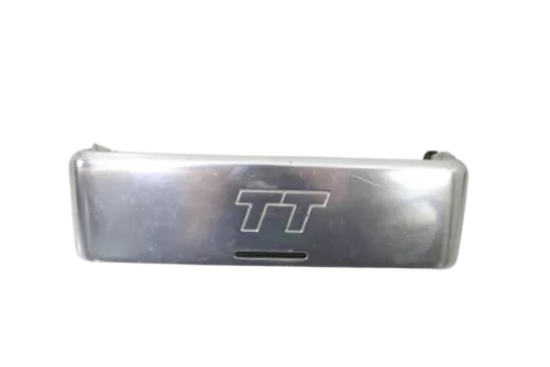 Audi TT 8N Blende für radio um MIttelkonsole Abdeckung Logo Zeichen Alu silber  (159579)