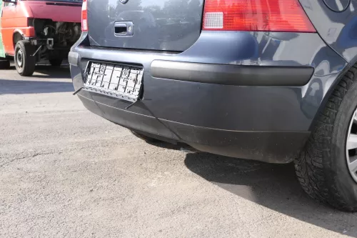 VW Golf 4 Limousine Stoßstange hinten Heckstoßstange Stoßfänger blau grau LC7V h (159719)