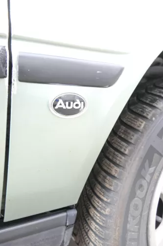 Audi 80 Kotflügel vorne rechts grün LY6N - Beule - Dellen  (159845)