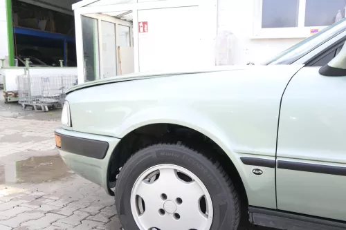 Audi 80 Kotflügel vorne links grün LY6N (159846)