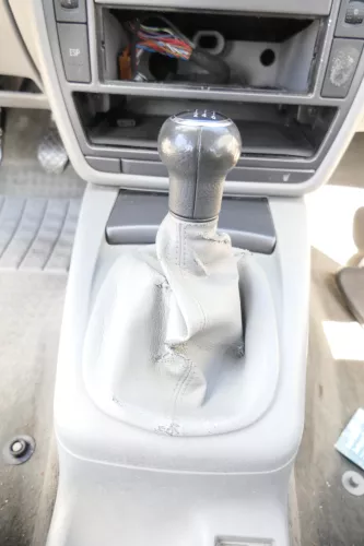 VW Passat 3B Mitteltunnel für Aschenbecher Verkleidung um Schaltknauf graau (160000)