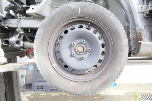 VW Golf 5 6 Touran Sommerreifen Reifen Felgen 195/65 R15 91V Caddy    5-6mm  (160117)