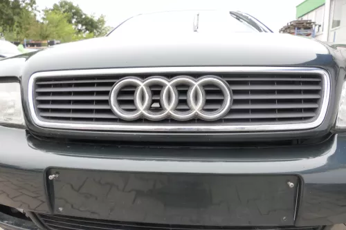 Audi A4 B5 bis 1999 Zeichen Kühlergrill Grill 8D0853651A 8D0853651J (bis ca.1999 (160468)