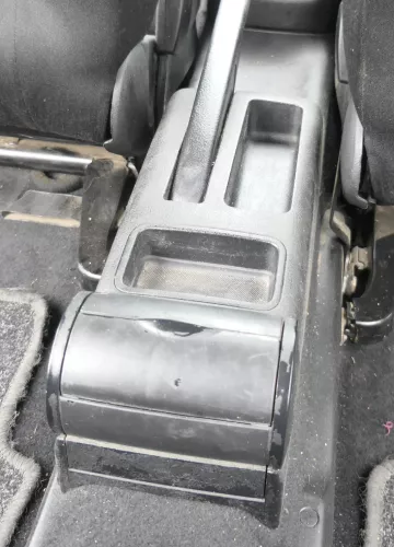VW Golf 4 Bora Mitteltunnel Aschenbecher hinten Verkleidung schwarz 
