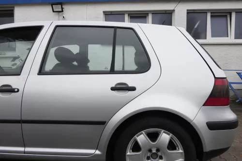 VW Golf 4 Limousine Tür hinten links silber LA7W (KEINkombi) (160621)