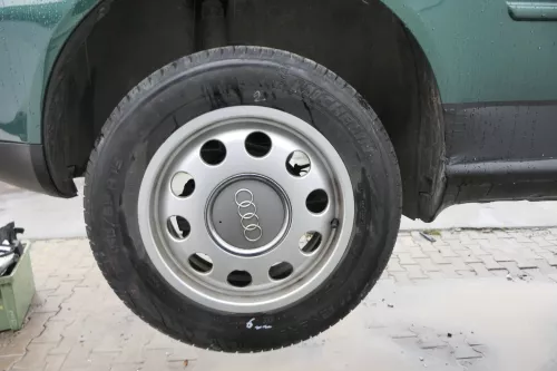Audi A3 8L Alufelgen Reifen 195/65 R15 Sommerreifen 4-6mm 8L0601025E (160747)