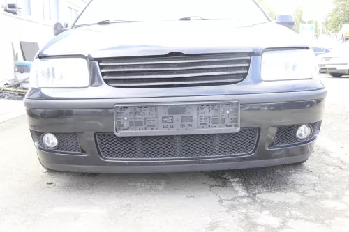 VW Polo 6N2 Stoßstange vorne Frontstoßstange Stoßfänger schwarz LC9Z +Grill