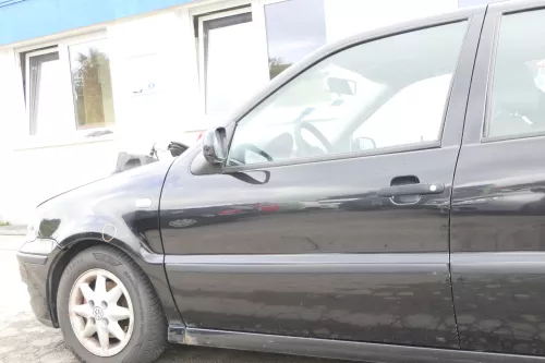 VW Polo 6N 6N2 Tür vorne links Fahrertür 4/5-Türer schwarz LC9Z blackmagic ohneA