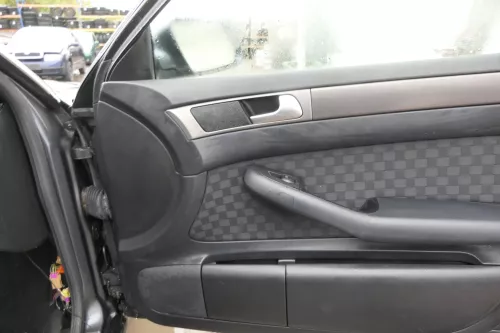 Audi A6 4B Türverkleidung Verkleidung Tür vorne hinten links rechts soul schwar (160826)