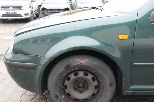 VW Golf 4 Kotflügel vorne links grün LC6M green