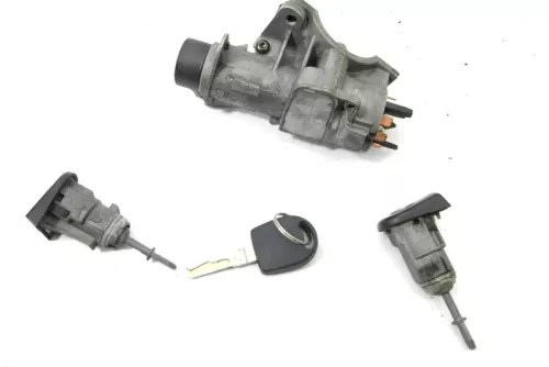 VW Golf 4 Bora Zündschloß + 2x Türschloß mit 1x Schlüssel Tür Schloß schwarz (161429)