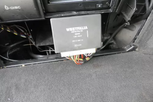 Audi A6 4B feste starr starre Anhängerkupplung Anhängekupplung Kabelbaum Westfal (161557)