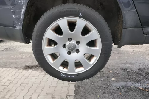 Audi A4 8E A6 4B Alufelgen 205/55 R16 91H Winterreifen Reifen 3-7mm 4B0601025K
