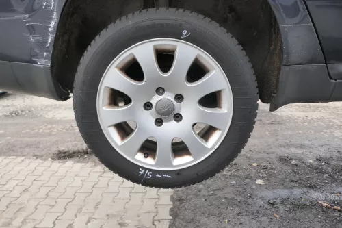 Audi A4 8E A6 4B Alufelgen 205/55 R16 91H Winterreifen Reifen 3-7mm 4B0601025K (161568)