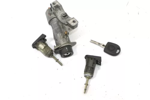 VW Golf 4 Kombi Schloßsystem 2x Türschloß + 1x Schlüssel Schloß Zündschloß  (161635)