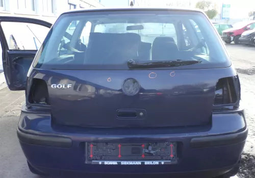 VW Golf 4 Limousine Stoßstange hinten Heckstoßstange Stoßfänger blau LA5G