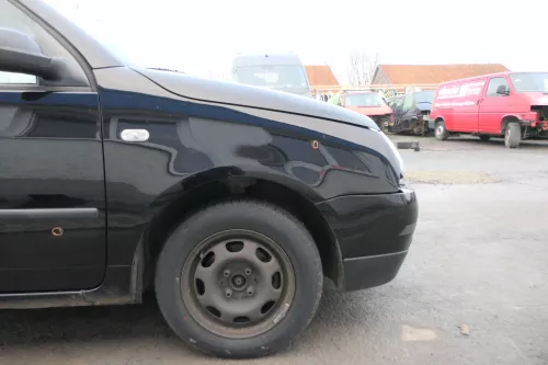 VW Lupo Kotflügel vorne rechts schwarz L041 uni 162081 (162081)