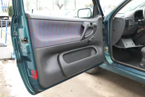 VW Polo 6N Türverkleidung Verkleidung Tür vorne links 2/3-Türer lila (162584)