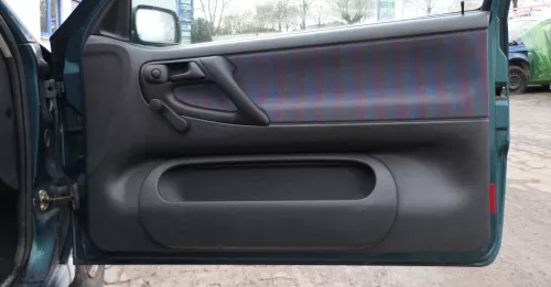 VW Polo 6N Türverkleidung Verkleidung Tür vorne rechts 2/3-Türer lila 