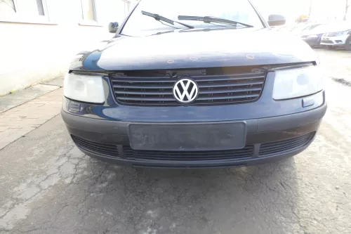 VW Passat 3B Stoßstange vorne Frontstoßstange Stoßfänger vorn schwarz LC9Z SWR (162639)