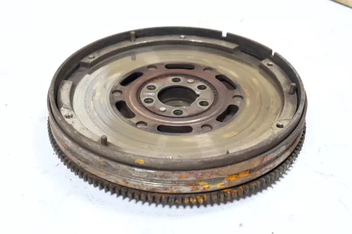 VW Passat 3B A4 Schwungrad Schwungscheibe Kupplung AEB 1,8T ADR 1,8 (162652)