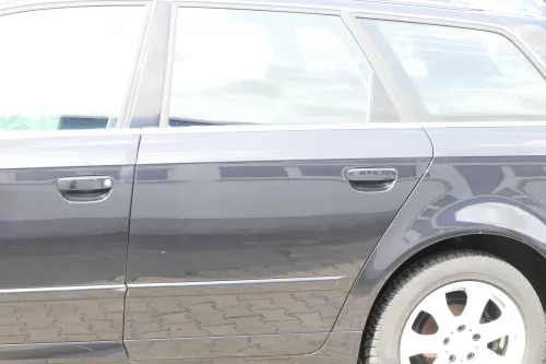 Audi A4 B7 8E Tür hinten links schwarz LZ9Y Kombi mit Scheibe und Rahmen (162971)